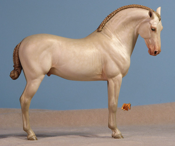 Vingerling Mini Fausto painted by C. Williams