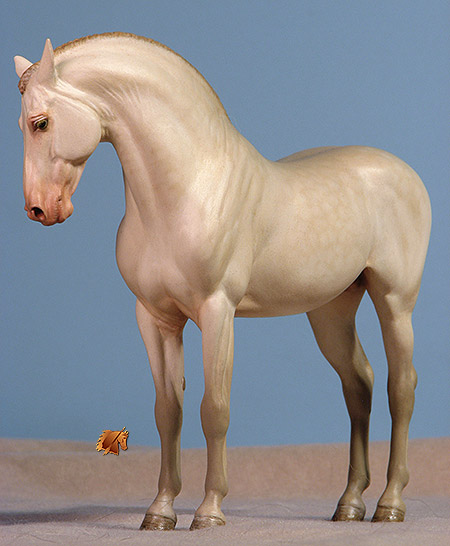 Vingerling Mini Fausto painted by C. Williams