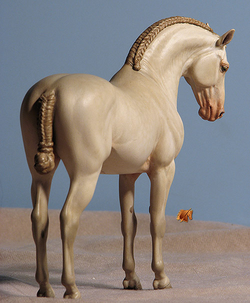 Vingerling Mini Fausto painted by C. Williams